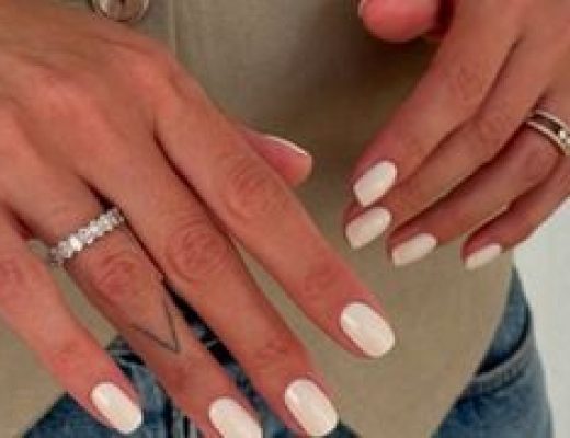 Esmalte muted burgundy: a nova tendência de 2026 para unhas elegantes