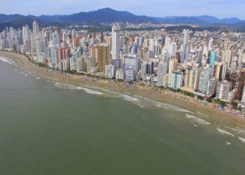 Vista aérea da cidade de Balneário Camboriú