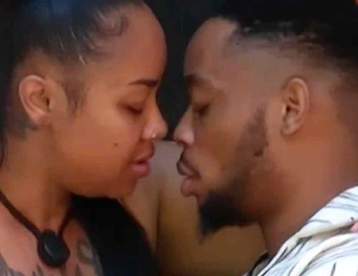 Participantes do Big Brother dão beijo quente, com direito a mão boba
