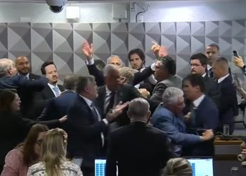 Quebras de sigilo de Lulinha são aprovadas na CPMI do INSS