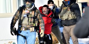 apoio do eleitorado à estratégia de imigração de trump está em queda