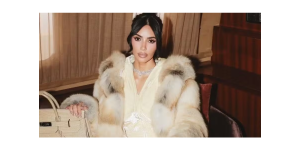 Kim Kardashian gera polêmica ao usar bolsa de luxo com couro de elefante