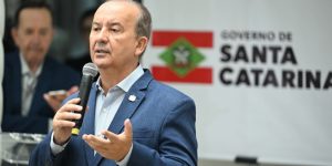 Santa Catarina proíbe cotas raciais e para trans em universidades públicas