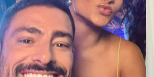 Cauã Reymond posa com Bella Campos e Debora Bloch em bastidores de 'Vale Tudo'