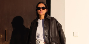 Tênis Adidas pretos como azeviche são o novo sucesso entre garotas clássicas