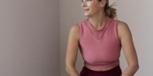 Exercícios de Pilates com pesos para iniciantes acima de 50 anos