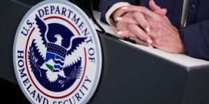 Decisão do tribunal reafirma política de Trump sobre imigrantes