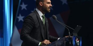 Denúncia contra Eduardo Bolsonaro e Paulo Figueiredo chega ao STF