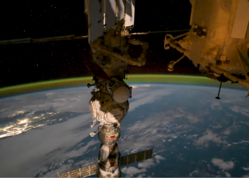 O astronauta da NASA Jonny Kim capturou esta visão das auroras da Estação Espacial Internacional em 3 de setembro de 2025. (Crédito da imagem: NASA/Jonny Kim)