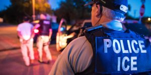 de agente do Serviço de Imigração dos EUA (ICE