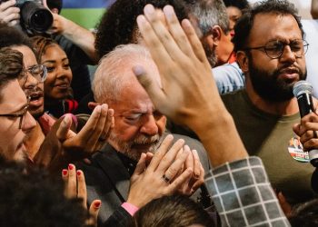 Documentário Apocalipse nos Trópicos vence prêmios internacionais