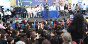 Foto: Alexandre Curi na Assembleia nos Bairros (Foto: Valdir Amaral/Alep)
