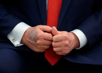 A bruise is visible on the back of U.S. President Donald Trump's right hand during a meeting with South Korean President Lee Jae-myung