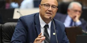 Foto: Deputado Romanelli aponta falta de fiscalização. (Foto: Divulgação/Assesso