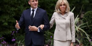 m colorida de Emmanuel Macron e Brigitte Macron