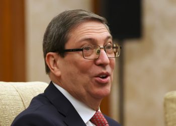 Cuba reafirma diálogo com EUA, mas rejeita pressões externas