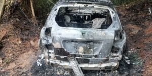 Carro do PM foi carbonizado