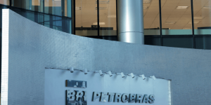 Mota Engil assina contrato de R$ 4,4 bilhões com Petrobras
