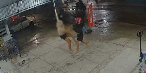 Funcionária enfrenta ladrão armado com pistola de brinquedo