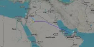Captura-de-tela-do-Flightradar24-mostra-voo-da-flydubai-com-destino-a-Israel-que-foi-desviado-para-a-Arabia-Saudita