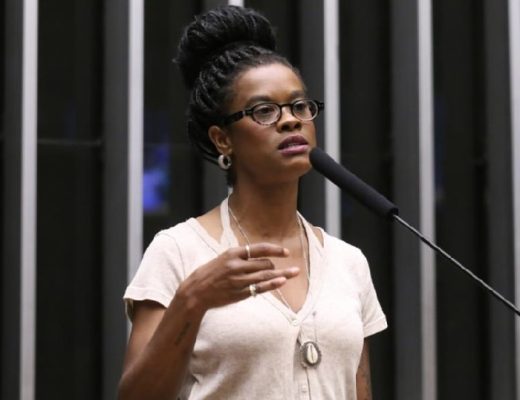 Carol Dartora é criticada por Eduardo Pimentel nas redes sociais