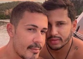 Carlinhos Maia confronta ex-marido sobre romance na Grécia