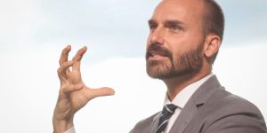 Supremo Tribunal Federal analisa denúncia contra Eduardo Bolsonaro