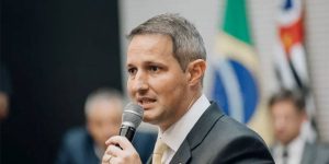 Contaminação por metanol em bebidas: investigações revelam hipóteses