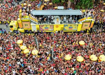 Ivete Sangalo arrasta 1,2 milhão no carnaval de SP