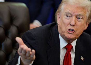 Pressões internas levam Trump a recuar sobre tarifas