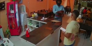 Dono de pizzaria é assassinado em Canavieiras; veja o vídeo