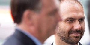 São oferecidas 5 refeições diárias (café da manhã, almoço, lanche, jantar e ceia