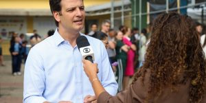 Eduardo Pimentel responde a críticas com firmeza