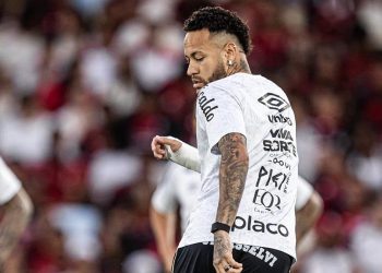 Flamengo vs Santos Brasileiro Serie A 2025 Neymar substitution frustration video