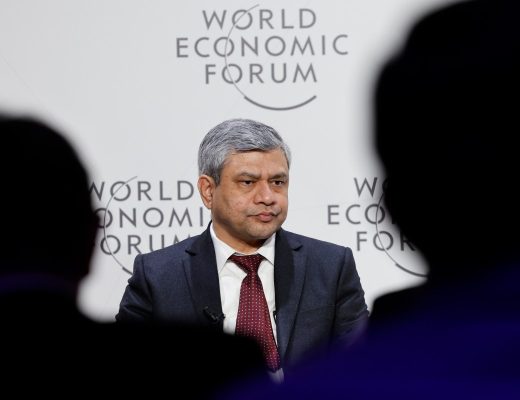 Índia busca atrair mais de US$ 200 bilhões em investimentos em IA até 2028