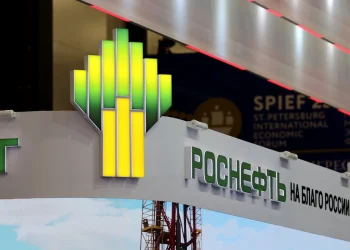m colorida mostra o logo da petrolífera russa Rosneft - Metrópoles