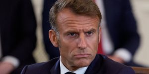 m colorida mostra presidente da França, Emmanuel Macron