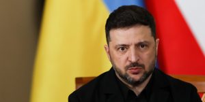 m colorida mostra o presidente da Ucrânia, Volodymyr Zelensky