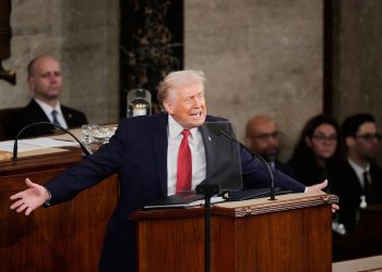 A Longa E Irrelevante Discurso de Donald Trump