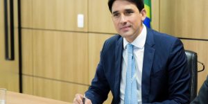 Penas mais duras para feminicídio: ministro propõe até pena de morte