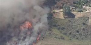 Imagens-aereas-do-incendio-Sandy-no-sul-da-California-mostram-o-aumento-das-chamas