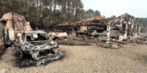 Incendio-florestal-destroi-casas-e-carros-na-Franca