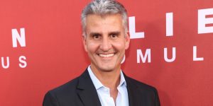 Josh D'Amaro assume a presidência da Disney, sucedendo Bob Iger