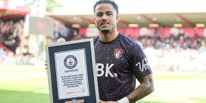 Justin Kluivert é reconhecido pela Guinness após recorde na Premier League