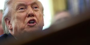 Trump considera perguntas sobre taxas ao indicado do Fed, Warsh, inadequadas e está confiante em cortes