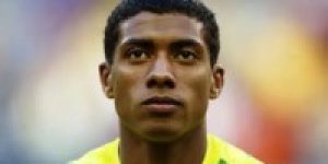 Kleberson-com-a-camisa-da-Selecao-Brasileira