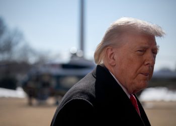 Trump celebra vitória na economia, mas preocupações permanecem