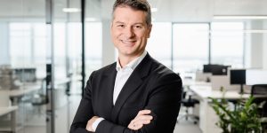 Silveira Filho destaca que a IA generativa, realidade aumentada, avaliação por competências e networking virtual estão entre os pontos que devem redesenhar o ensino nos próximos anos