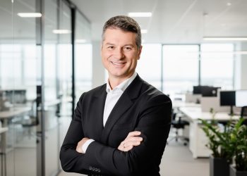 Silveira Filho destaca que a IA generativa, realidade aumentada, avaliação por competências e networking virtual estão entre os pontos que devem redesenhar o ensino nos próximos anos