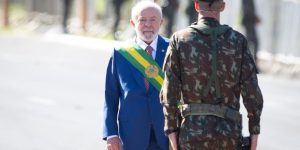 Lula-assiste-ao-desfile-do-7-de-Setembro-ao-lado-de-ministros-2